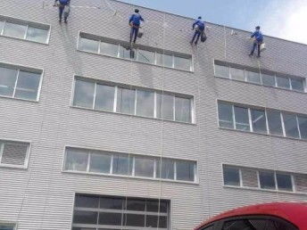 南京秦淮專業保潔清洗服務 地毯、外墻與開荒保潔全方位解決方案